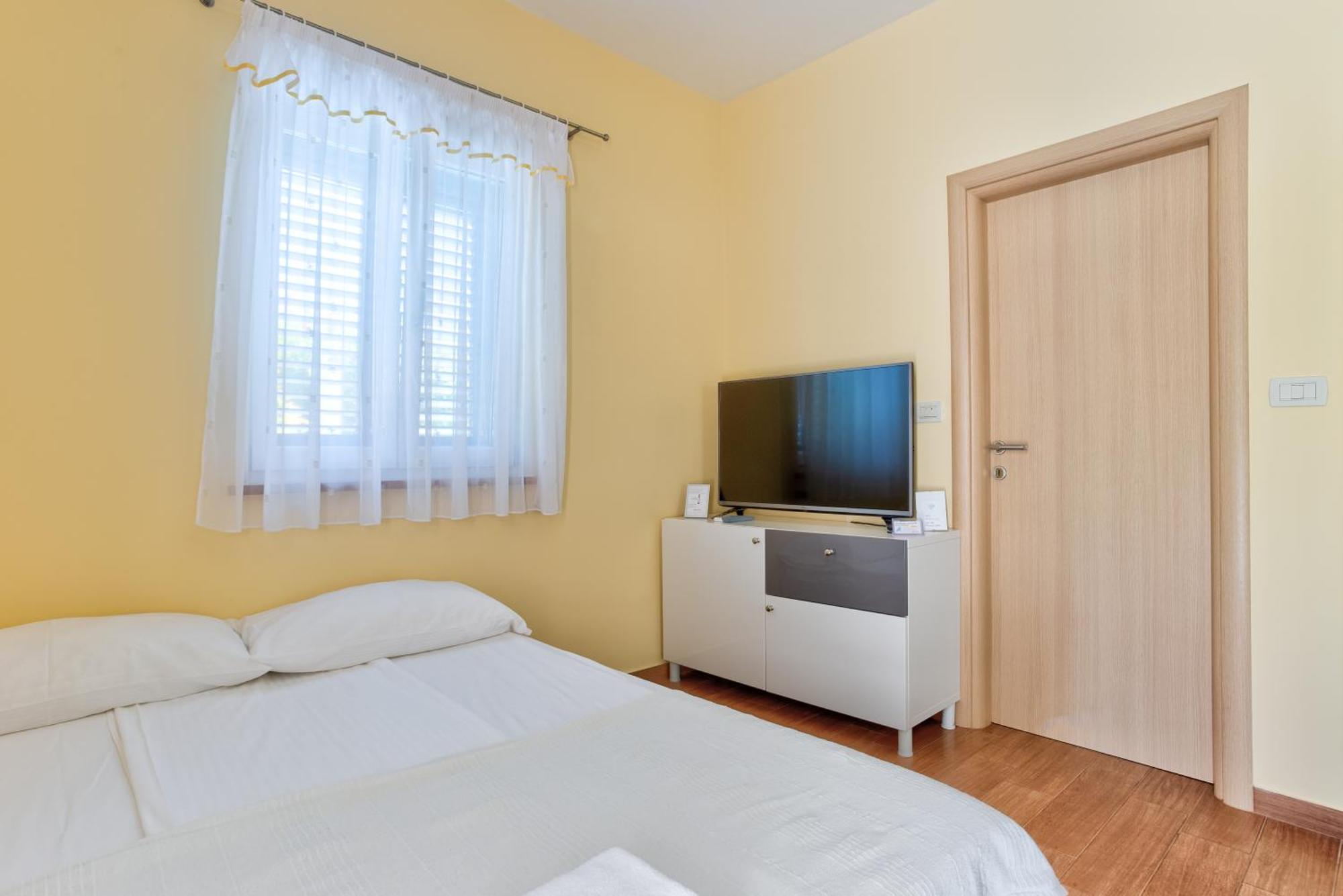 Apartment In Villa Moletto Seaside & Relax - 4 Guests Lovrečica Εξωτερικό φωτογραφία